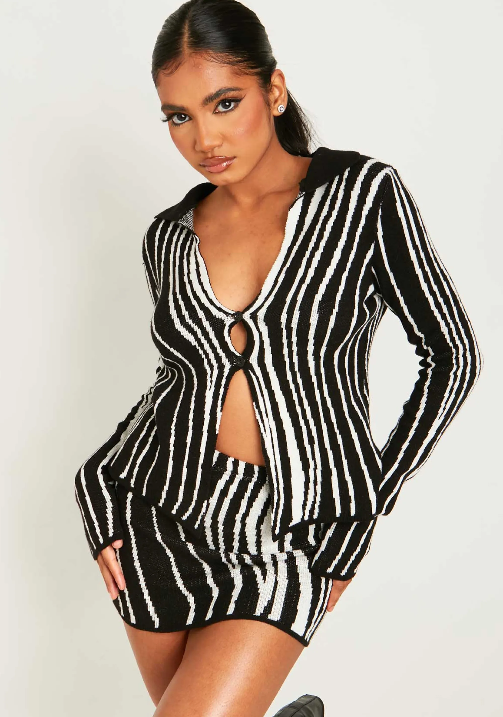 Missy Empire Ariya Black And White Stripe Knit Split Hem Shirt Best