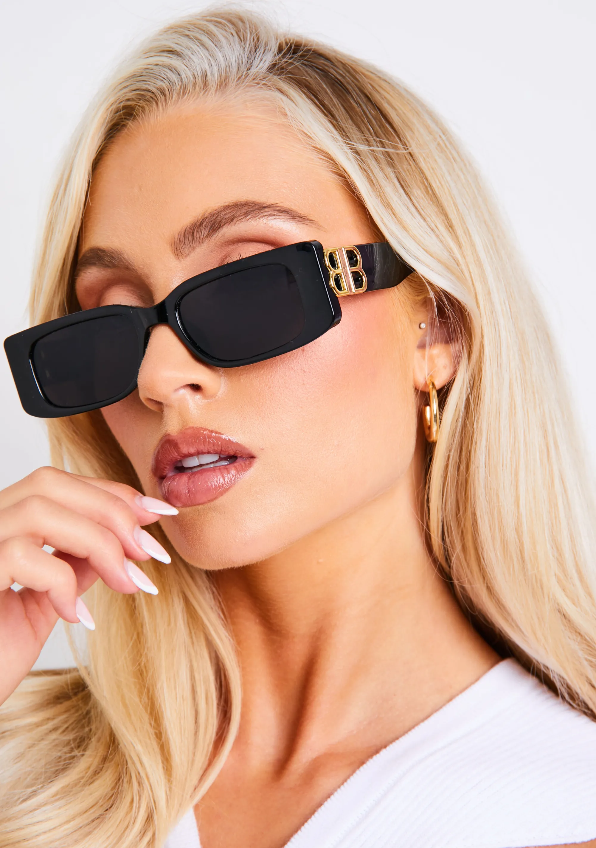 Missy Empire Niamh Black B Detail Sunglasses^Women Sunglasses