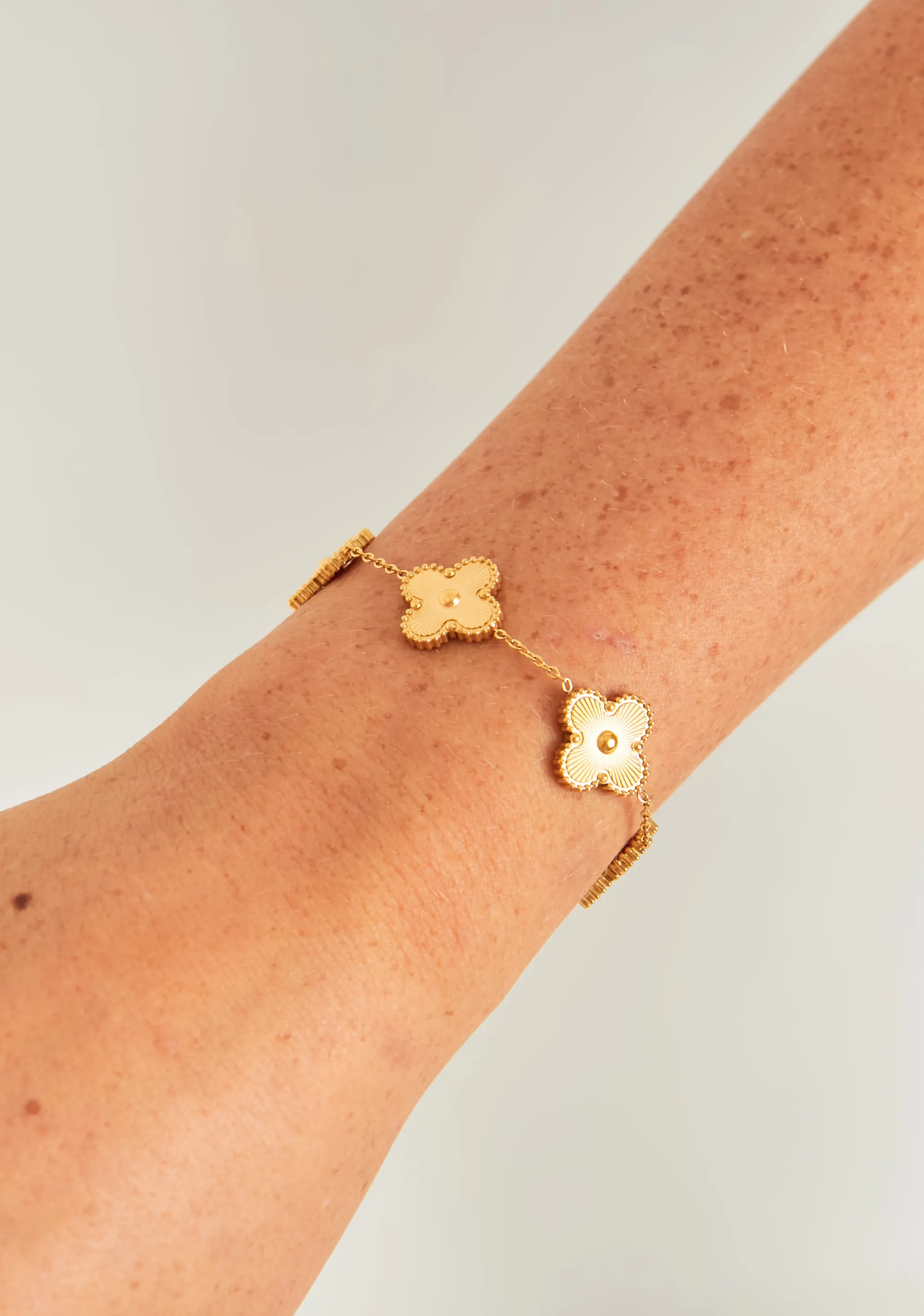 Missy Empire Shanice Gold Flower Bracelet^Women Bracelets